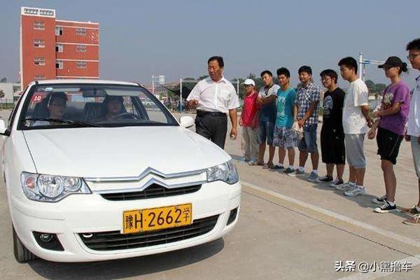 「阿虎汽车」科目二考试的三个小绝招，提前看考场很重要，学会轻松拿驾照