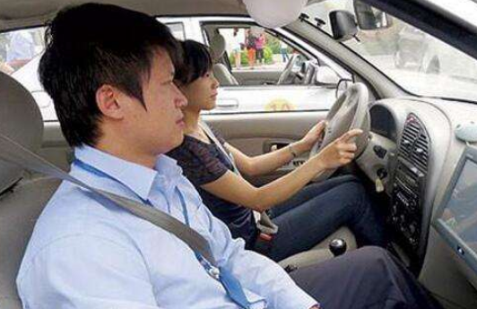 车家号：科目三油门掌握不好？资深驾校教练：掌握3个小窍门，考试一把过