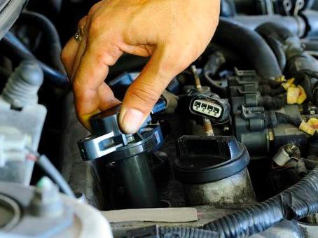 「学车无涯」半路上发动机死火了，怎么办？了解发动机电控系统学会从容面对