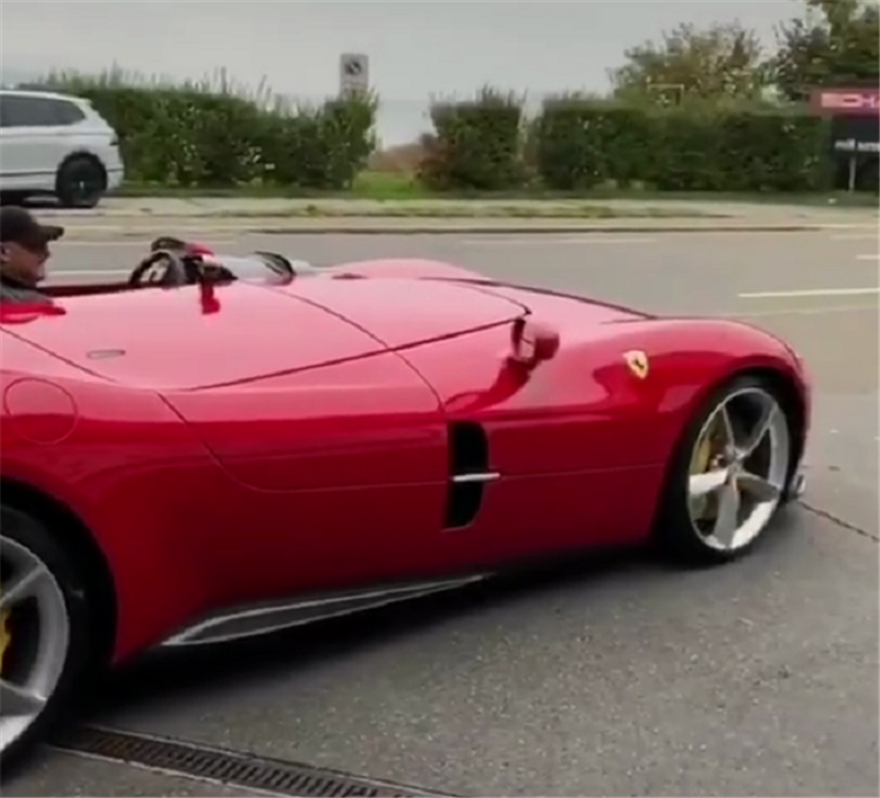 「柠檬论车」意大利首台法拉利SP1，单座单门，雨天开会泡水，上高速需戴头盔