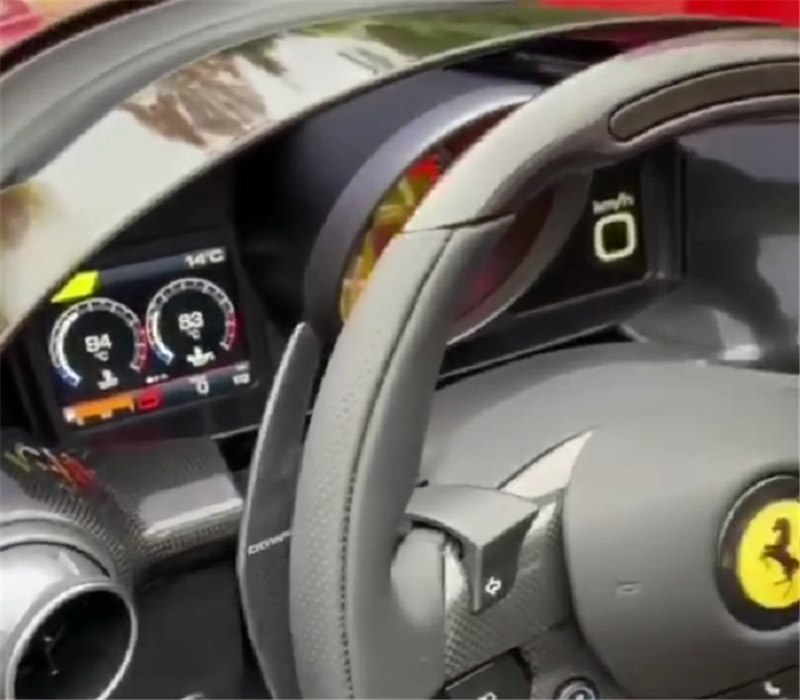 「柠檬论车」意大利首台法拉利SP1，单座单门，雨天开会泡水，上高速需戴头盔