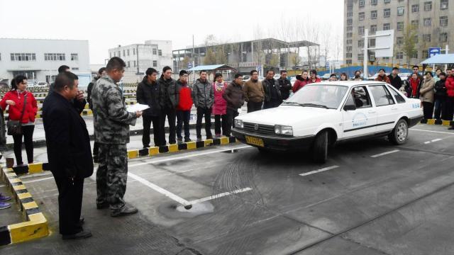 「汽车资讯」不是所有人都适合学车！资深教练：这4种人要三思