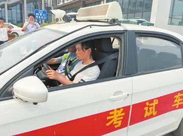 「雪饼开车」拿到驾照后，这几种开车习惯立刻丢掉，不然就是“马路杀手”