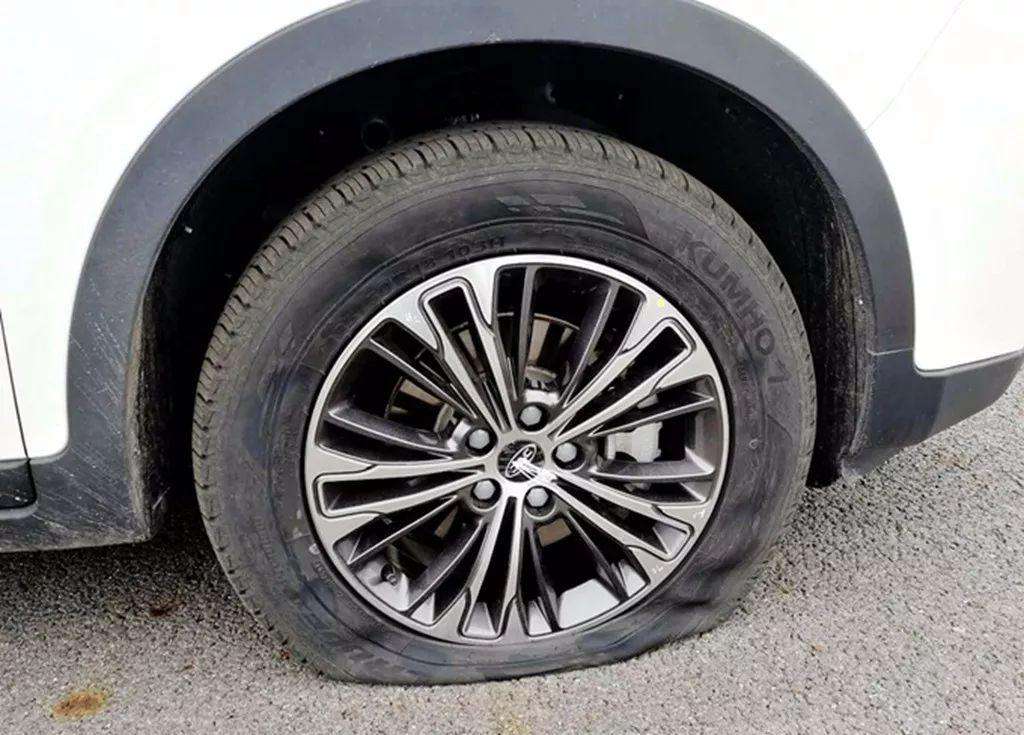 SUV有情报■不懂车轮胎上的这4个数字？怕是要出事，为了生命安全也要搞清楚