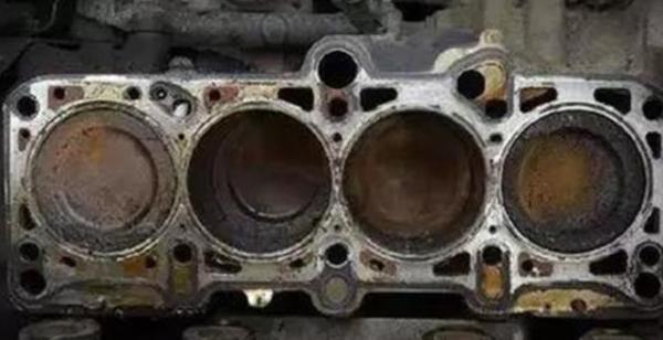 中国网@大脚油门除积碳？别闹了，告诉大家最靠谱的法子，减少积碳又省油