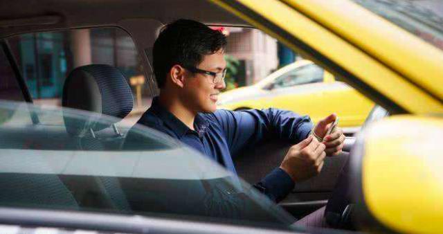 科技邦：为何现在还有人愿意跑滴滴，也不去工厂上班？司机：都是身不由己