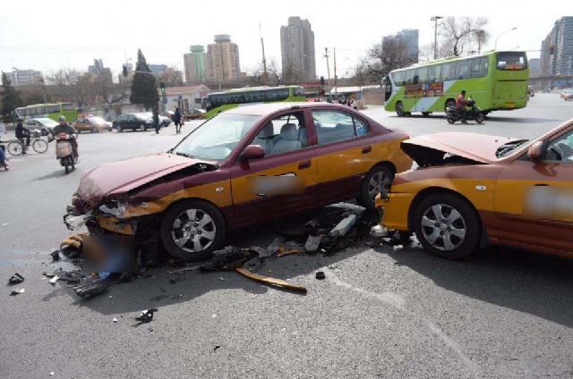 「汽车督察」出事故后，假如对方车全责，除了修车钱，这两笔赔偿也得要才不亏