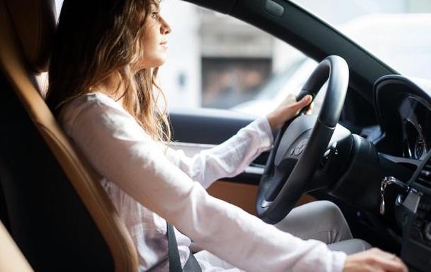 【斯文评车】新手如何立变老司机？教练：记住这5点就够了，开车又快又稳！