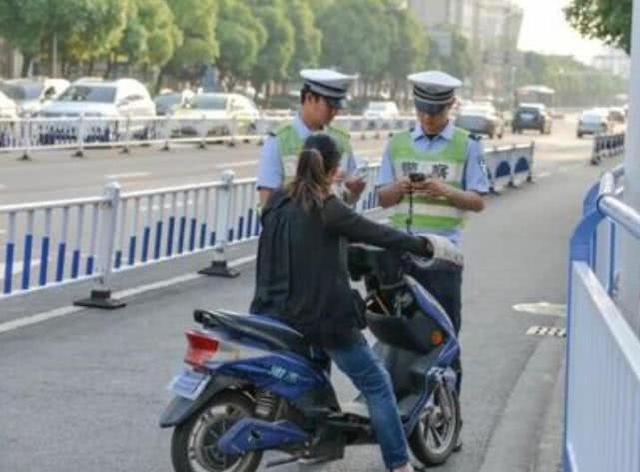 汽车舆生活■新国标卖不动，商家吃了闭门羹，专家：百姓为何不领情？