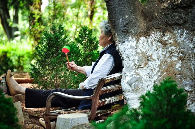 「小小的小趣事」姥姥说：有几种亲戚没必要多走动