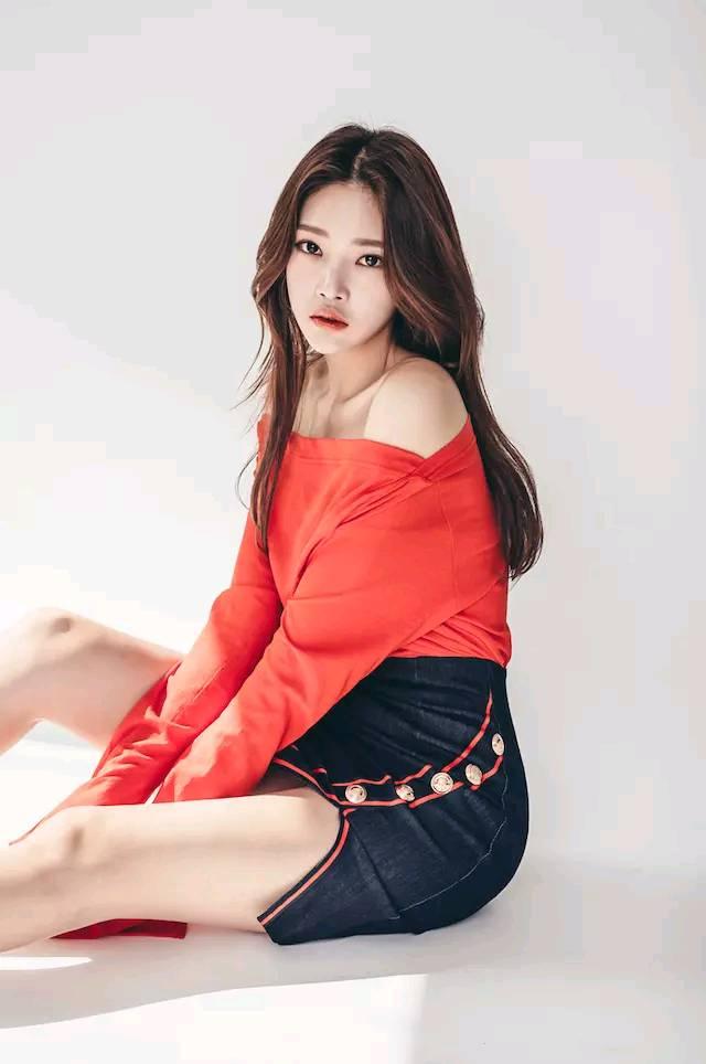 文史学生仵三源■我以为时间还长，长大后你依旧会陪着我，可是你老了，妈妈也会老