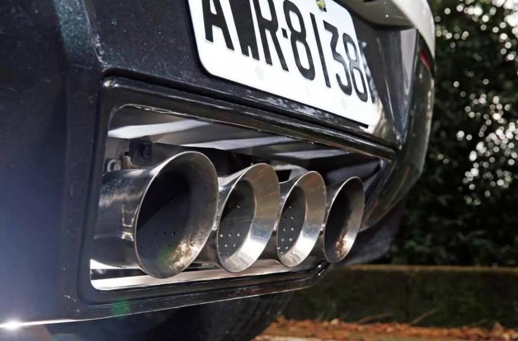 「东风风行漯河博诚店」汽车排气管数量越多越好？排气管越多动力越强？