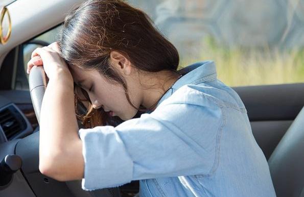 [女王研习社]为什么你爱的越用力，对方反而越想逃离？