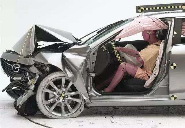 「SUV大师」消费者报告：车辆碰撞时，女性比男性更容易受伤