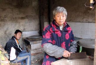 「二十六画叔哥」亲戚家17岁亲生儿子和抱养的4岁女儿