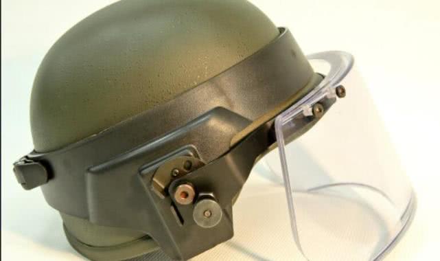 士兵头盔不能防弹要它有什么用？还可以解决生理问题！