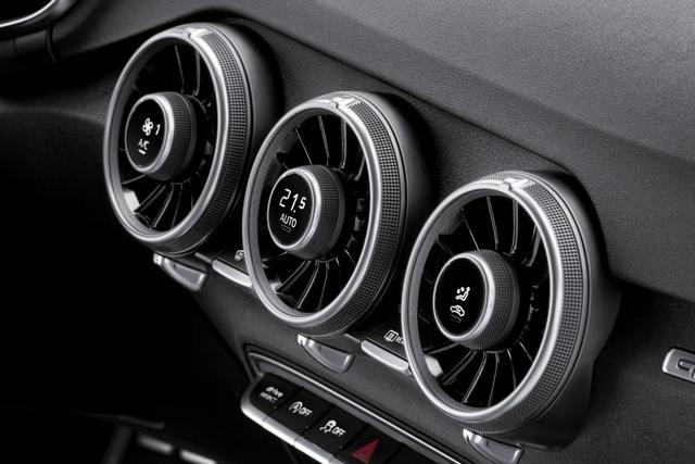 车懂百科：停车开空调费油吗？我们算过才知道有多贵