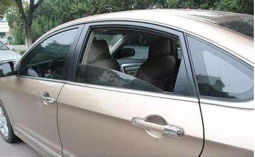 车懂百科：停车开空调费油吗？我们算过才知道有多贵