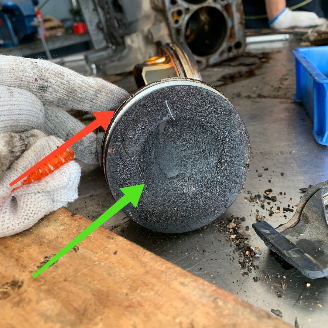 【车家号】拆散奥迪发动机后，师傅拿出工具检查，很快就给出大修方案！