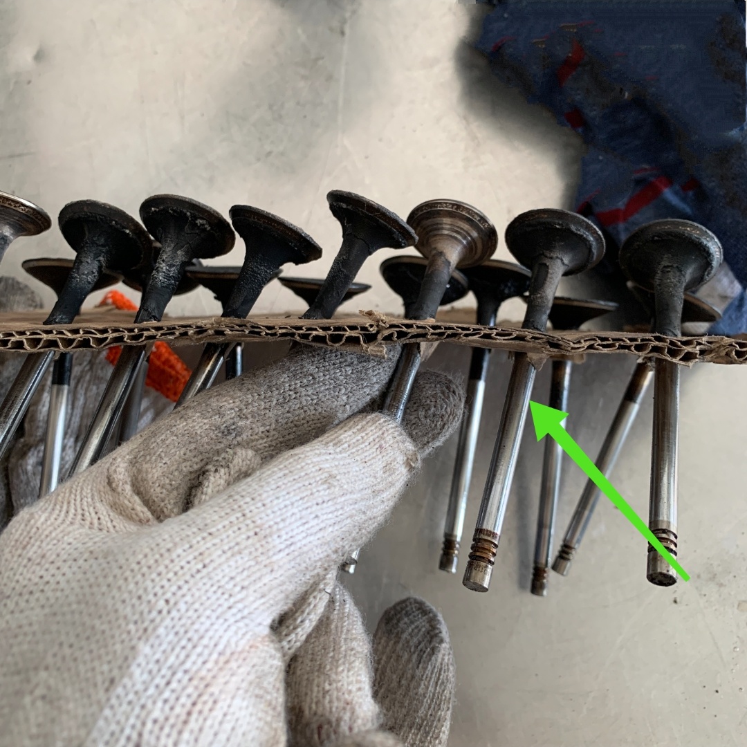 【车家号】拆散奥迪发动机后，师傅拿出工具检查，很快就给出大修方案！