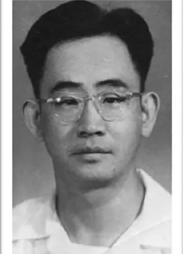 平南■痛失丈夫险些与子离别，难忘当日，她移居异国26年，依然深爱祖国