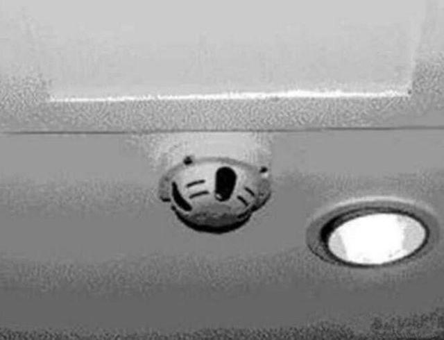 [儿科医生鲍秀兰]四岁女儿睡两米大床，却告诉妈妈很挤，看了监控后，妈妈难以淡定