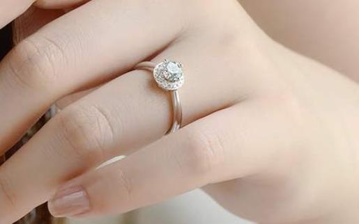 「果子说感情」心理测试：三个钻石戒指，哪一个最昂贵？测你能否得到富贵的一生