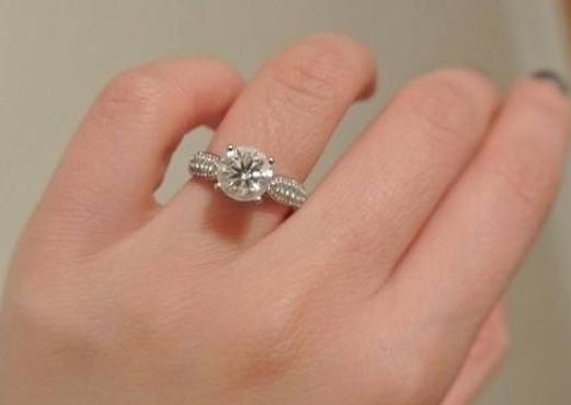 「果子说感情」心理测试：三个钻石戒指，哪一个最昂贵？测你能否得到富贵的一生