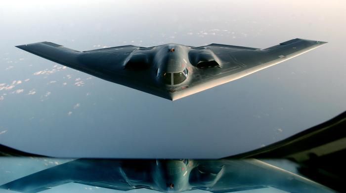轰炸机中的“贵族”，战略轰炸机中的“王者”，世界首款四代隐形