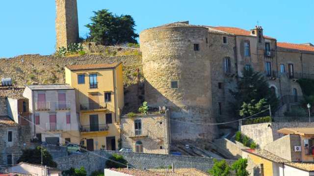 意大利小镇推出“免费住房”政策催人气，承诺3年内装修即可认领