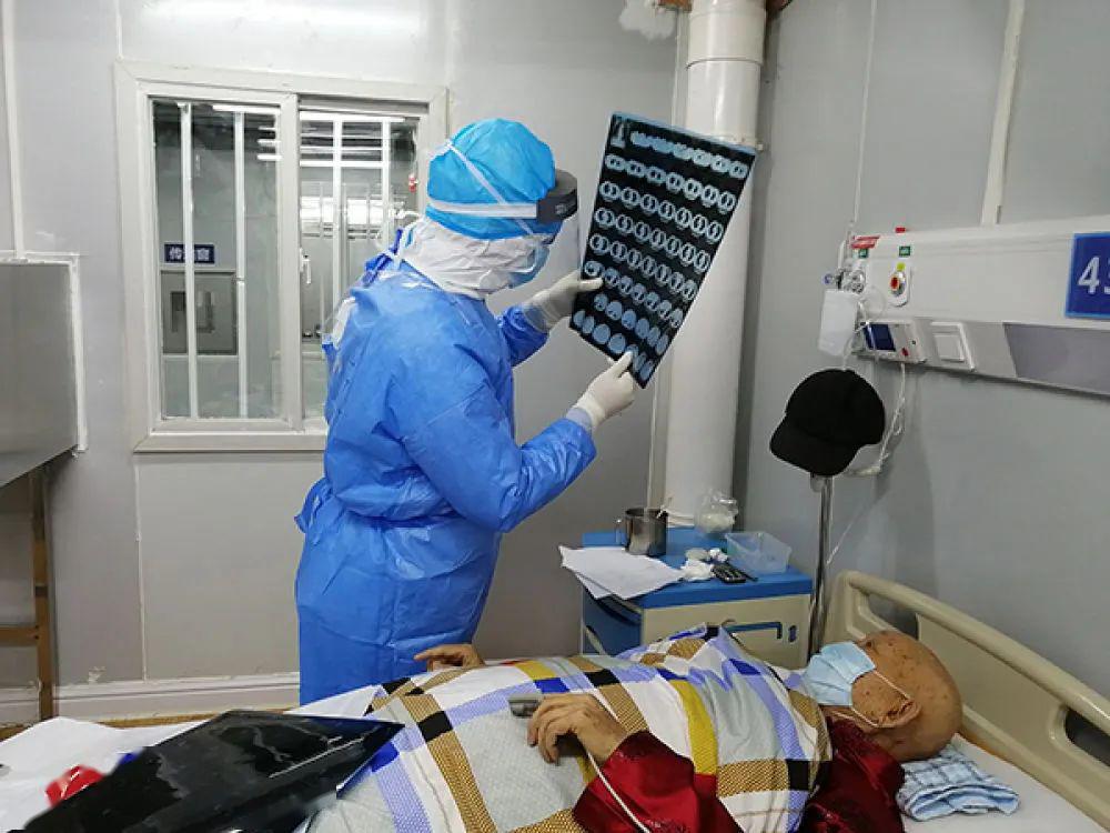 新冠肺炎重症患者人均治疗费超15万元，能报销吗？官方回应了