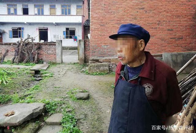 恶毒！12岁女孩“眼睛”被打肿，养母：教育不当，下手重了点！