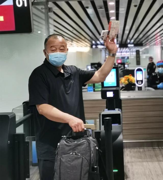 隔离刚结束，他们再写请战书！