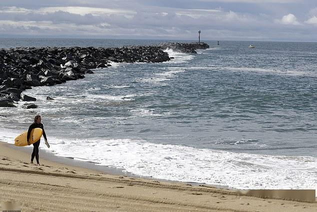 新冠病毒去年12月或已在美国加州传播,当地官员:医生将其当流感