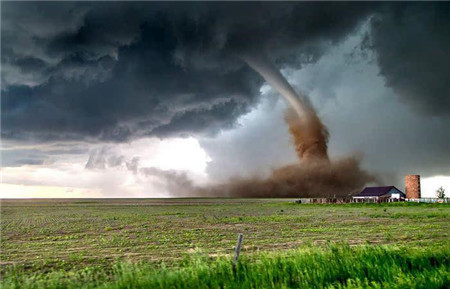 美国再传噩耗！遭另一场灾难突袭，在劫难逃