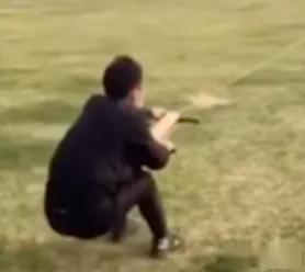 青岛小伙放风筝,差点飞上天!