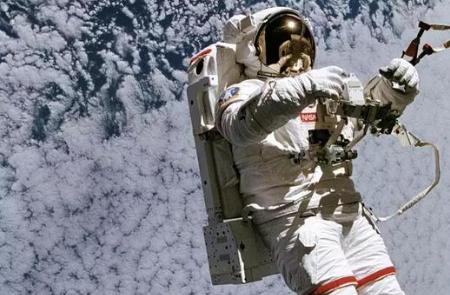 新冠传染到太空？俄罗斯航天设计师被确诊，曾密切接触3名宇航员