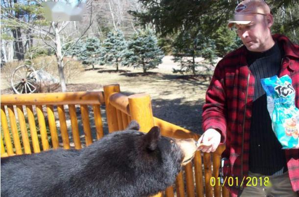 新闻晨报：加拿大致22死血案路线图：凶手驱车辗转5镇16地作案