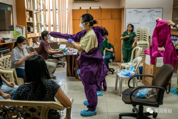 印度 90 万“娘子军”人肉阻挡新冠：没钱没口罩，命不值 1 美元