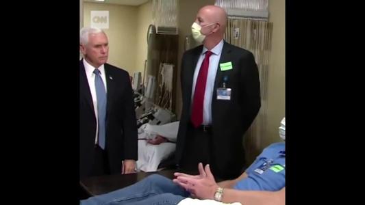 「百家号」彭斯终于认错：我应该戴上口罩