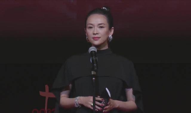 娱乐瓜瓜乐饭桌上抢食不顾吃相，与97年女星似姐妹，章子怡二胎后露面