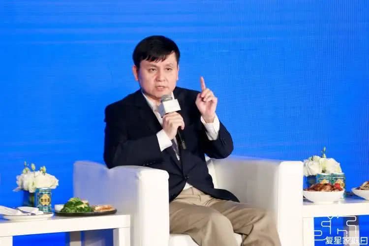 刚刚，张文宏发了第一条微博，瞬时圈粉20万＋