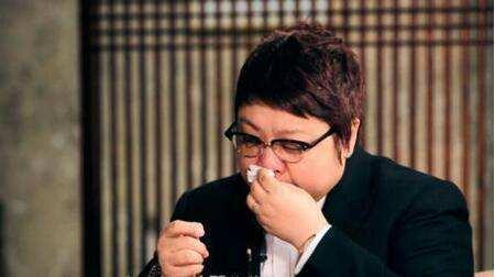 红了一辈子，48岁的韩红为何穷到倾家荡产？