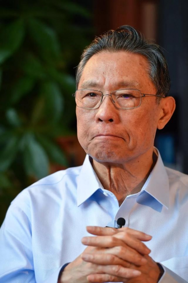 红了一辈子，48岁的韩红为何穷到倾家荡产？