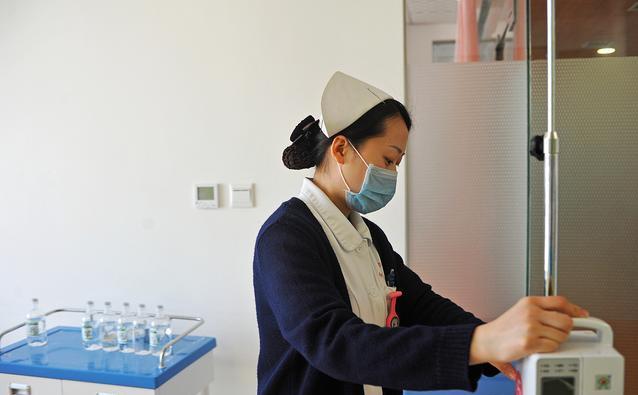 小熊论职场武汉吹起了“共享护士”风，事实真是如此吗？，月薪过万不是梦