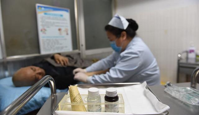 小熊论职场武汉吹起了“共享护士”风，事实真是如此吗？，月薪过万不是梦