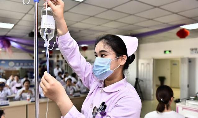 小熊论职场武汉吹起了“共享护士”风，事实真是如此吗？，月薪过万不是梦