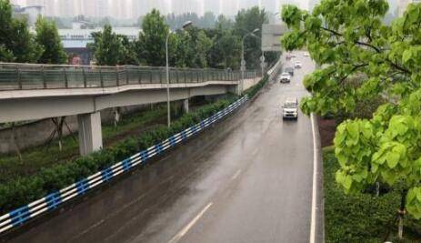 上海热线|多地水位暴涨救援官兵满身泥泞吃饭