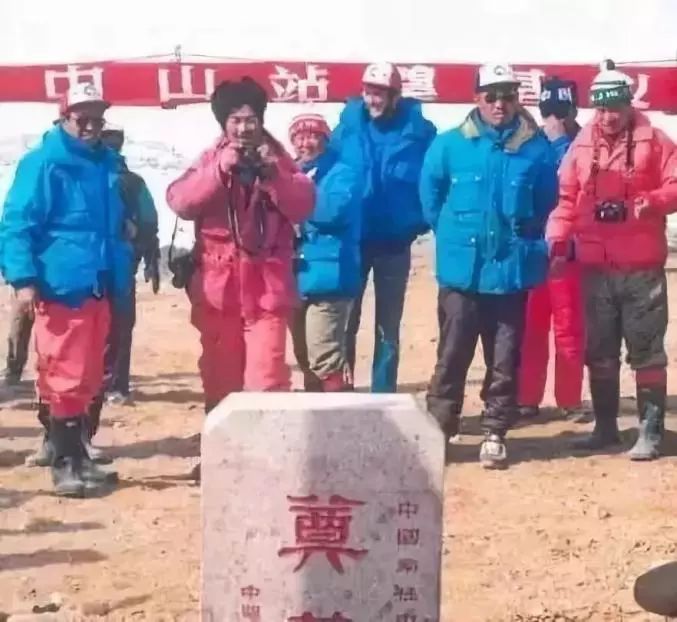 双姐旅游| 二婚嫁给张国立,被前妻要求30年不能要孩子,今63岁喜当妈!