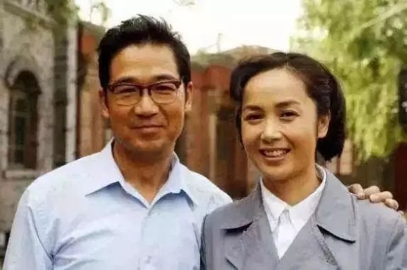 双姐旅游| 二婚嫁给张国立,被前妻要求30年不能要孩子,今63岁喜当妈!
